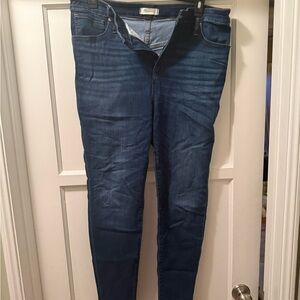 Like New Madewell Women’s Dark Blue Stretch Denim Jeans (Tall)